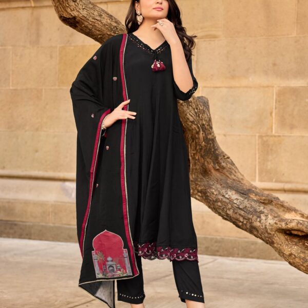 Pure muslin kurti set with thread work design