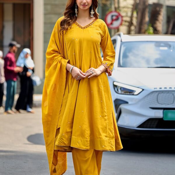 Clysi Zafira Design 4 Muslin Khatali & Thread Work 3 Piece Suit Wholesale