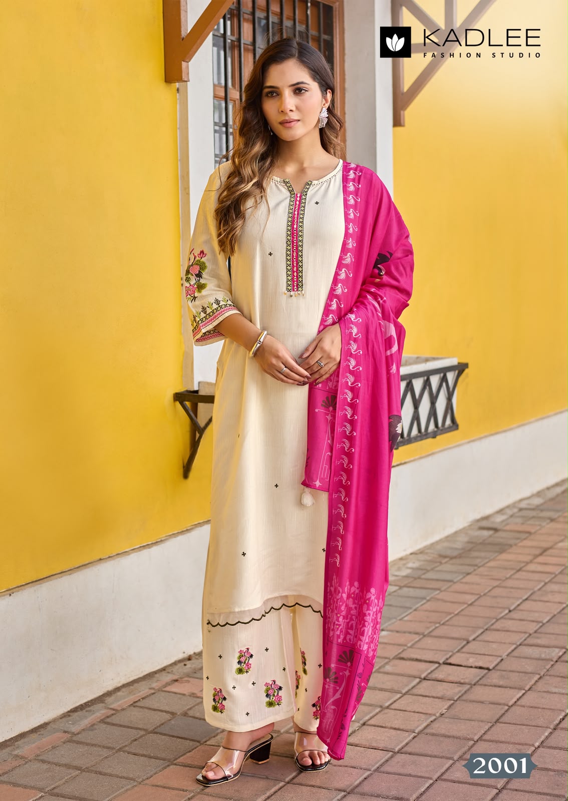 kadlee-roohani-handwork-suit.jpg kadlee roohani handwork suit.jpg