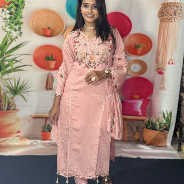Dusty pink Roman Silk embroidered kurti pant dupatta set with latkan work.